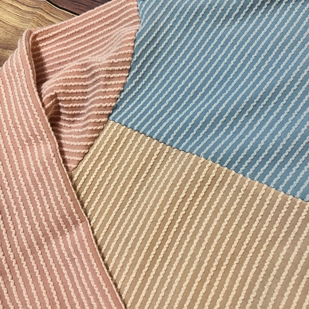 Colorblock Ribbed Sweater - Picture 2 of 3